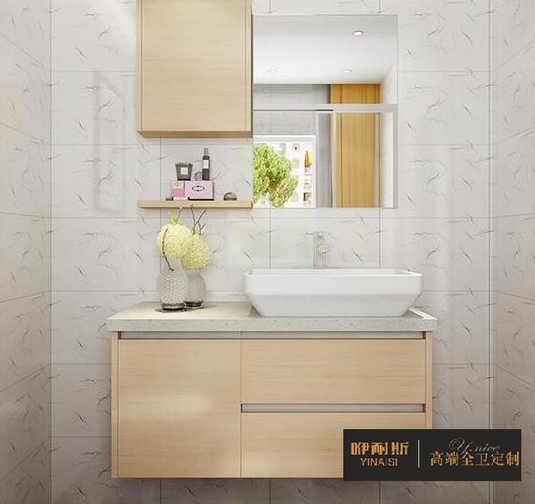 小巧的吊柜，滿足衛(wèi)生間日常收納;設(shè)置隔板，方便洗漱用品擺放。